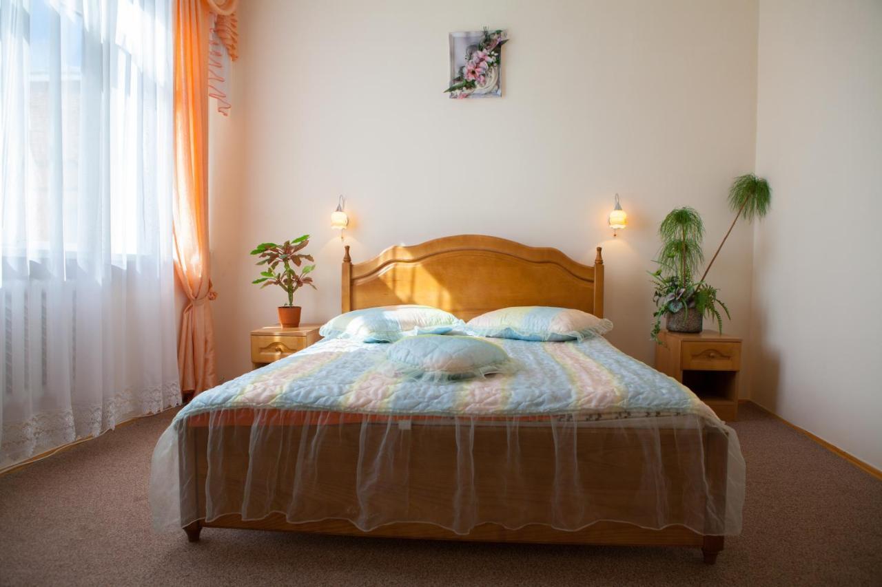 Hotel Vinnytsia Sawoy Room photo
